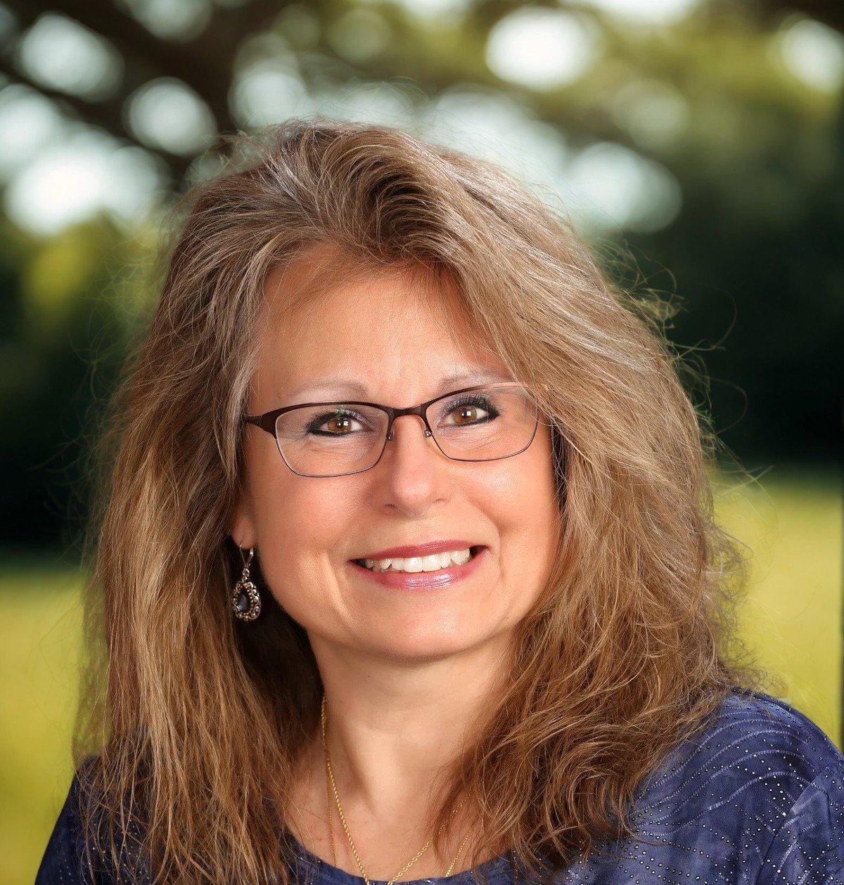 Dhawn DiMarino Ind Page Outdoors